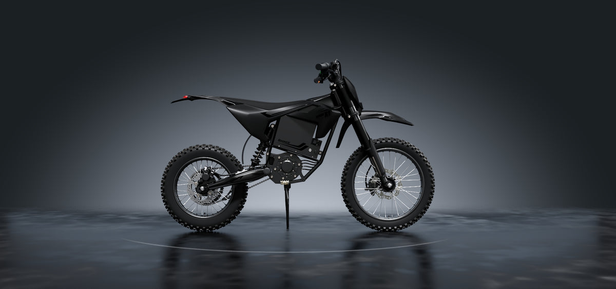 Qronge X1 Spark L in a dark studio
